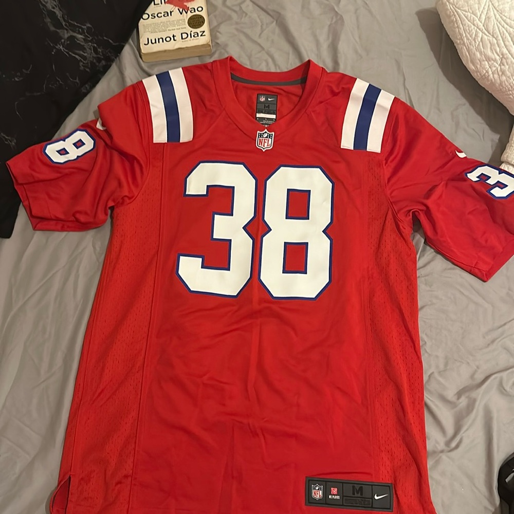 Rhamondre Stevenson Jersey SIZE M.